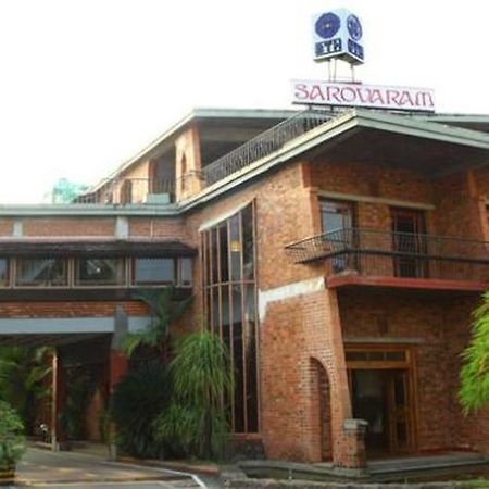 Bth Sarovaram Kochi Bagian luar foto
