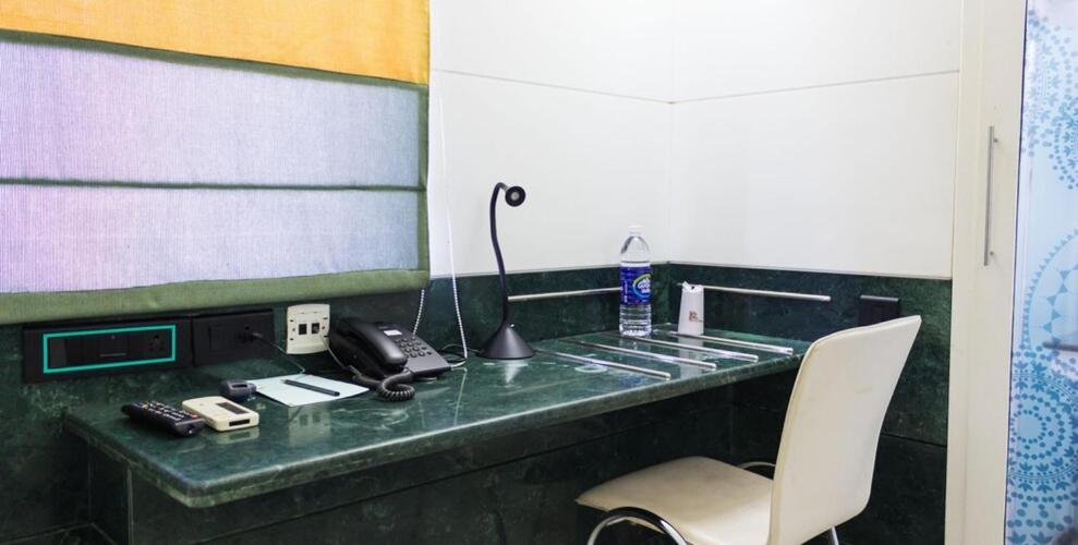 Bth Sarovaram Kochi Bagian luar foto
