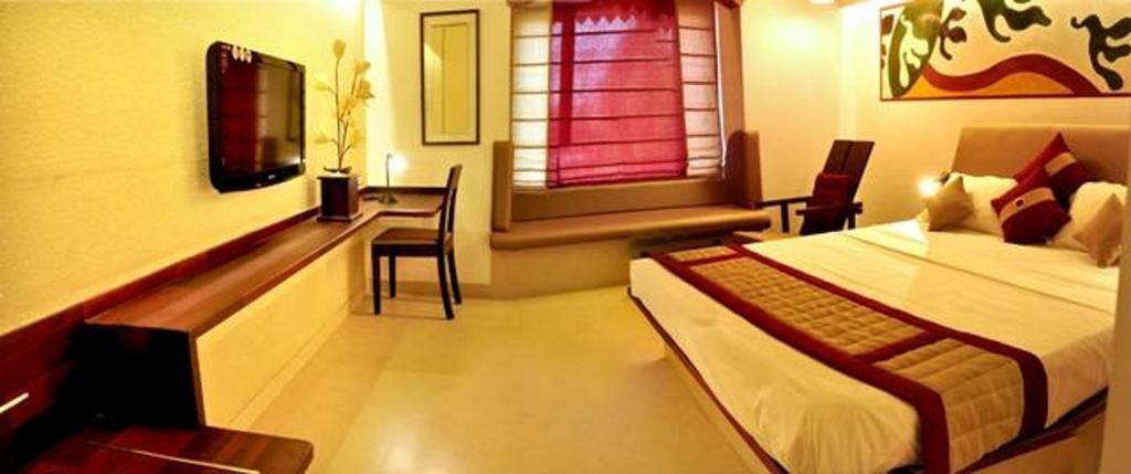 Bth Sarovaram Kochi Bagian luar foto