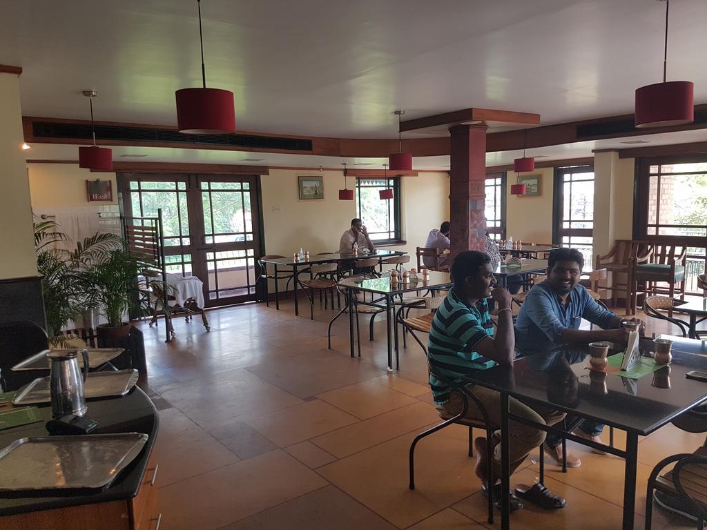 Bth Sarovaram Kochi Bagian luar foto
