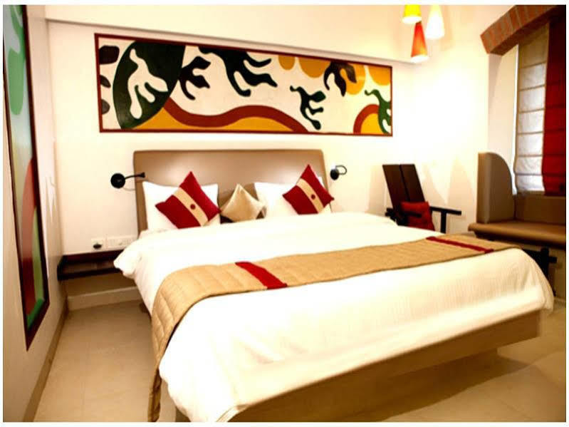 Bth Sarovaram Kochi Bagian luar foto