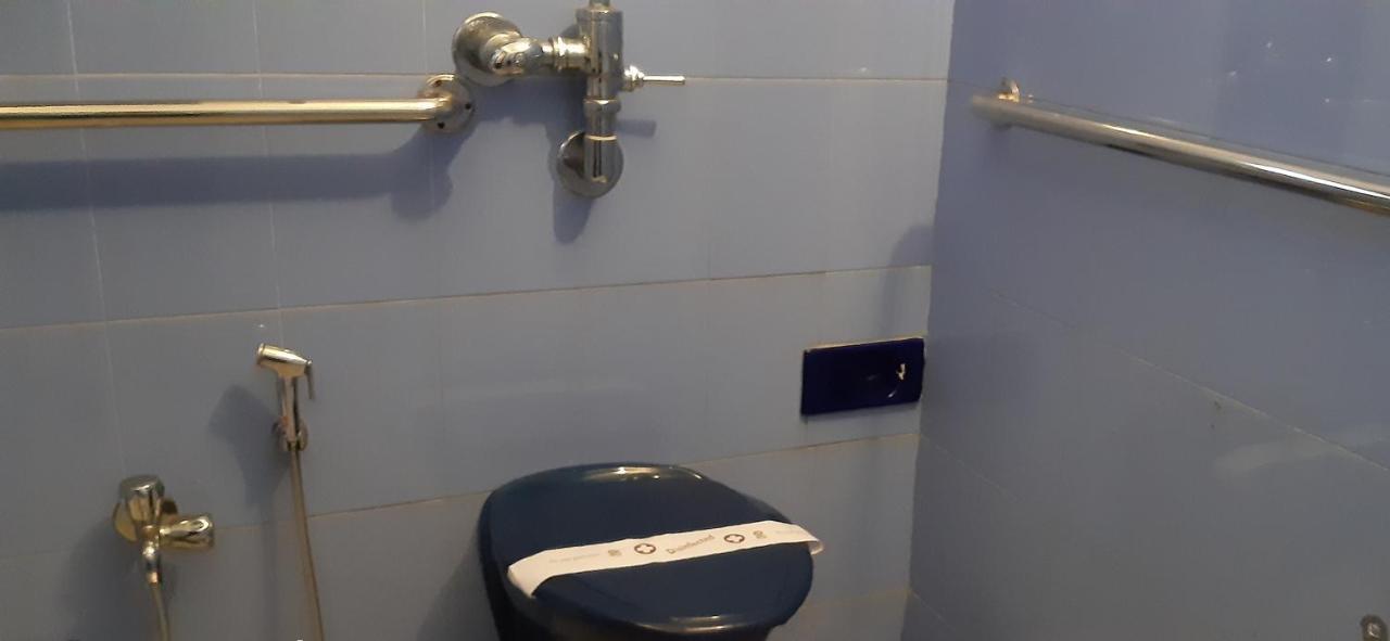Bth Sarovaram Kochi Bagian luar foto